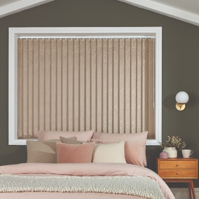 Ll 2022 Vertical Collina Champagne Bed Main Closed