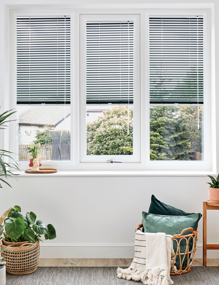 LL Perfect Fit Venetian Scots Pine Mid Open